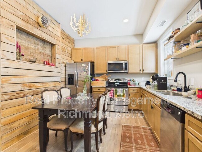 Foto del edificio - 119 W Clay St