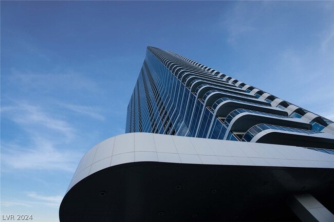 Foto del edificio - 4471 Dean Martin Dr