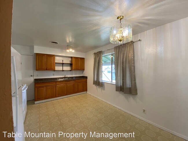 Building Photo - 3 br, 1 bath House - 6 Las Plumas Way