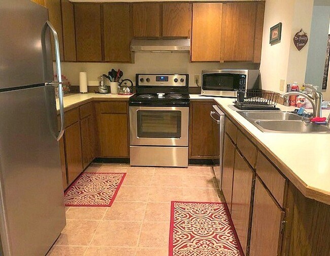 Foto del edificio - Quiet, Furnished 2BR Retreat – Ideal for R...