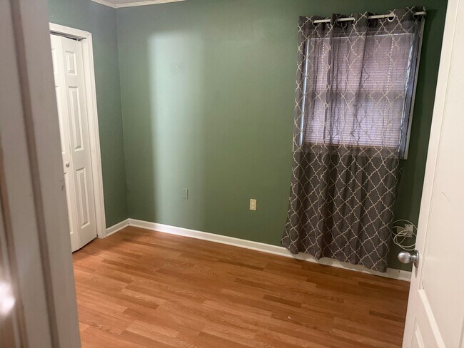 Foto del edificio - 2412 Riverbend Dr