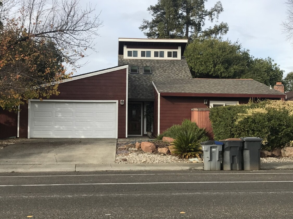 1707 Humboldt Ave, Davis, CA 95616 Room for Rent in Davis, CA