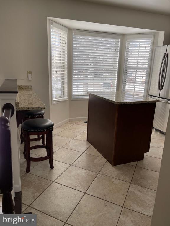 Foto del edificio - 1300 Waterway Ct