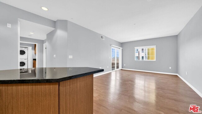 Building Photo - 1408 W Washington Blvd