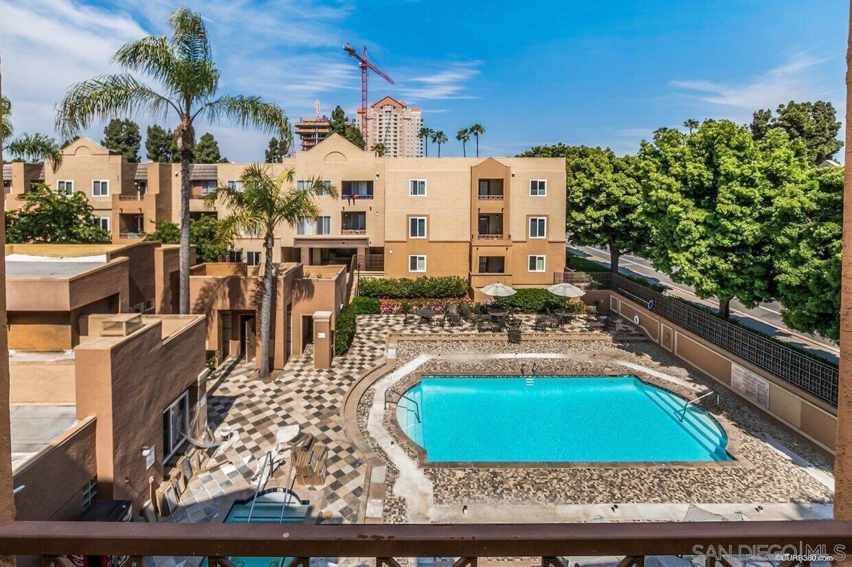 8889 Caminito Plaza Centro Unit 7336, San Diego, CA 92122 Condo for