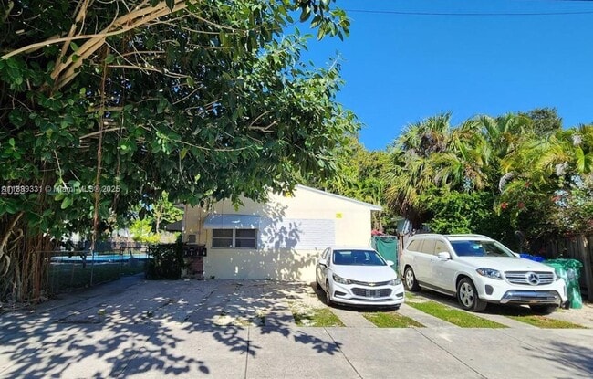 Foto del edificio - 431 NE 64th St