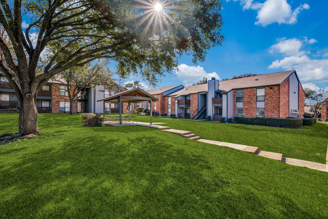 Building Photo - Falltree Apartments