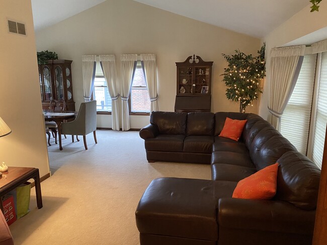 Building Photo - 877 Plainfield-Naperville Rd
