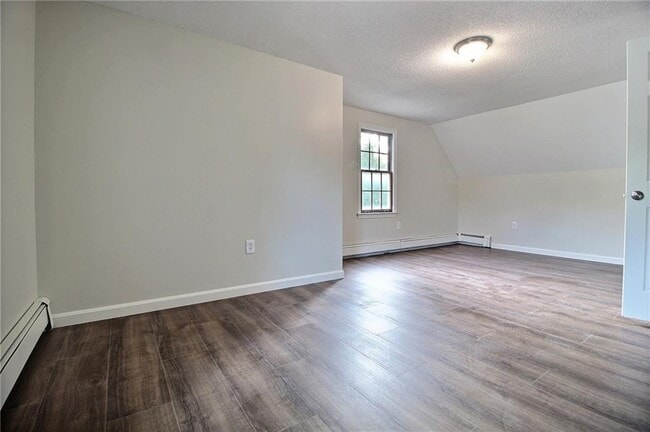 Building Photo - 208 Winnapaug Rd