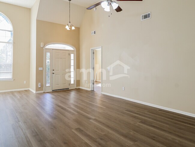 Foto del edificio - 154 Jamestown Dr