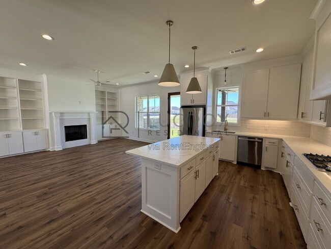 Building Photo - 203 Baleigh Dr