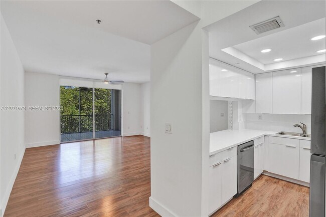Foto del edificio - 9725 NW 52nd St
