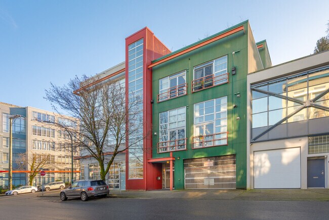 Photo du bâtiment - 272 E 4th Ave