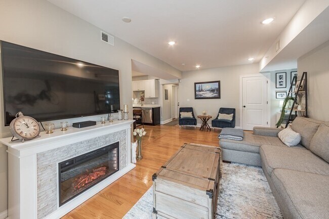 Foto del edificio - 214 Westville St