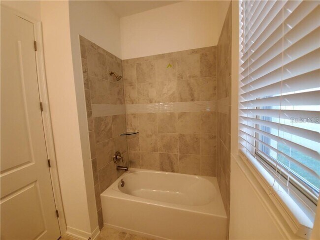 Foto del edificio - 16942 Tradewind Pt