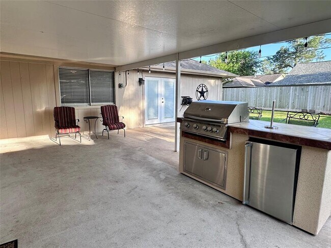 Building Photo - 22803 Indian Ridge Dr