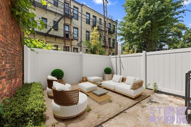 Building Photo - 2 bedroom in RIDGEWOOD NY 11385