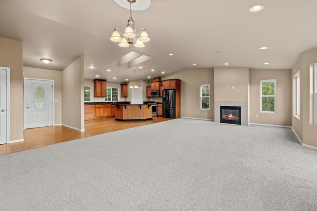 Building Photo - 231 E Linda Vista Ct