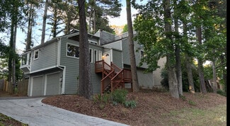 Building Photo - 1733 Christie Dr NE