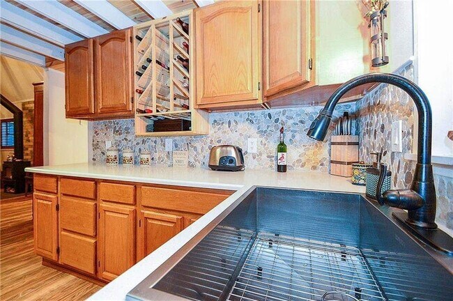 Foto del edificio - 661 Private Rd 7422