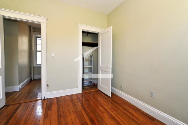 Building Photo - 1576 Commonwealth Avenue