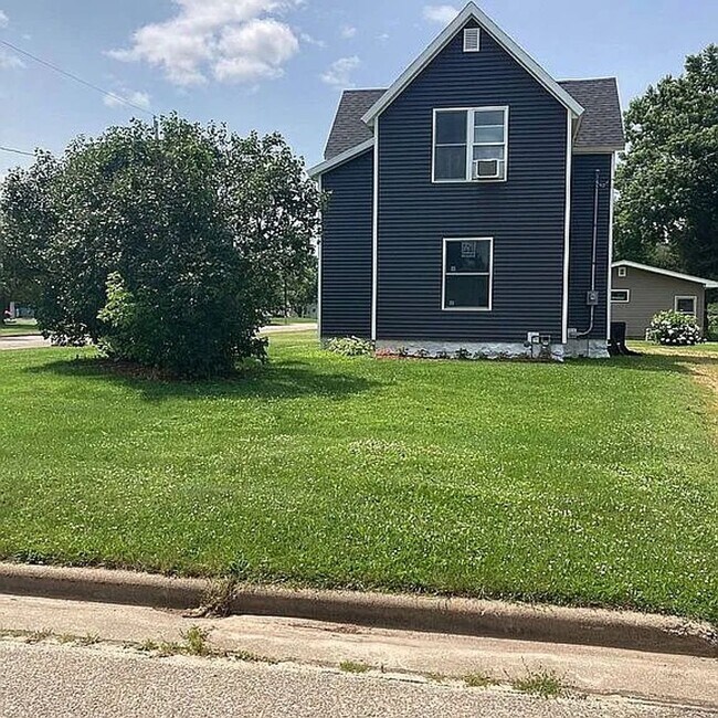 Foto del edificio - Click the “Apply Now” button or email wapmrentals@gmail.com for a prompt response.