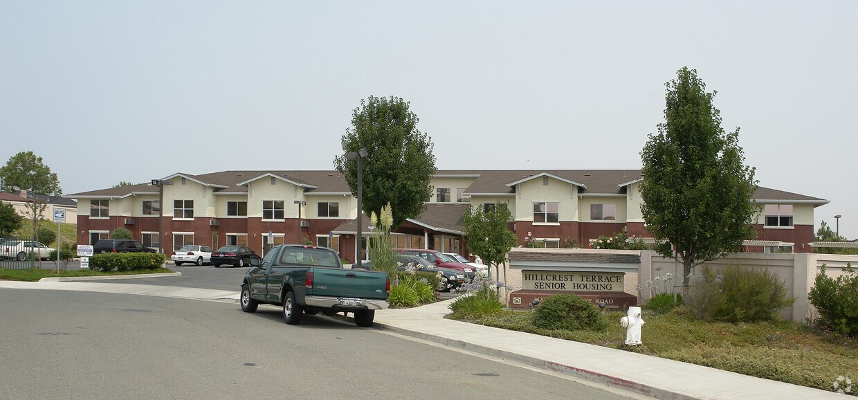 Foto del edificio - Hillcrest Terrace Apartments