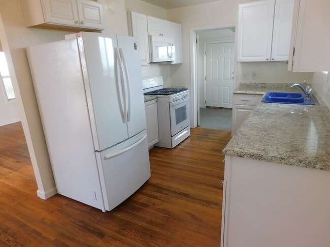 Building Photo - Country Living in Fruita