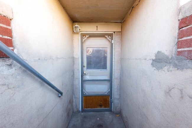 Building Photo - Taylor75