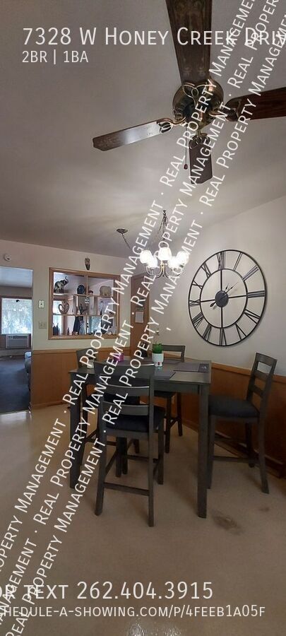 Building Photo - Spacious 2 Bedroom Lower Apartment