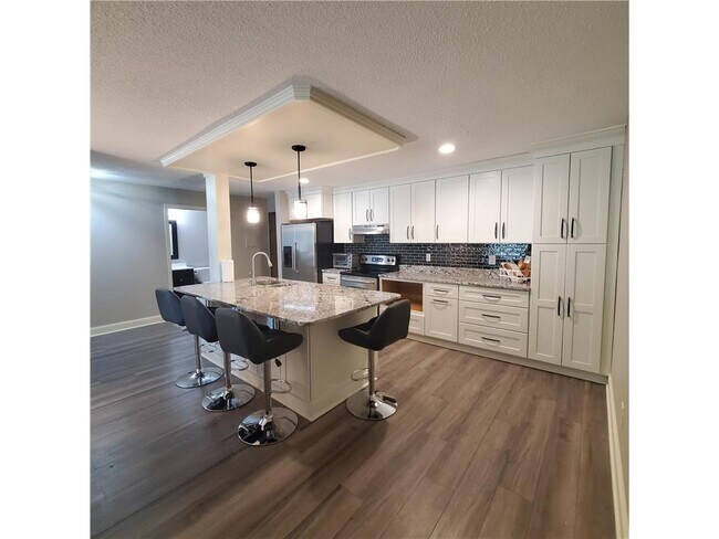 Foto del edificio - 3850 Plymouth Blvd