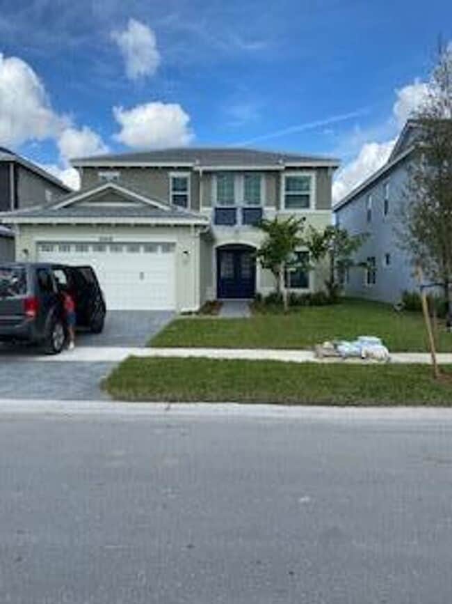 Foto del edificio - 15402 Goldfinch Cir