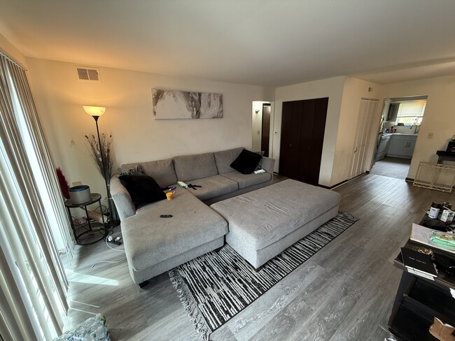 Foto del edificio - 1703 W Mansard Ln