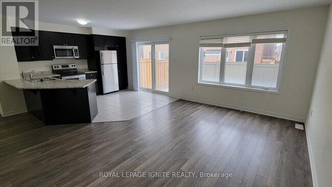 Building Photo - 1125-1125 Leger Wy