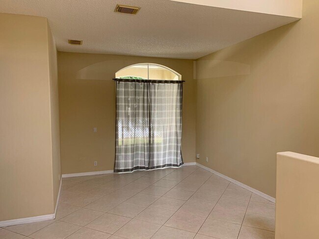 5076 SW 38th Way photo'