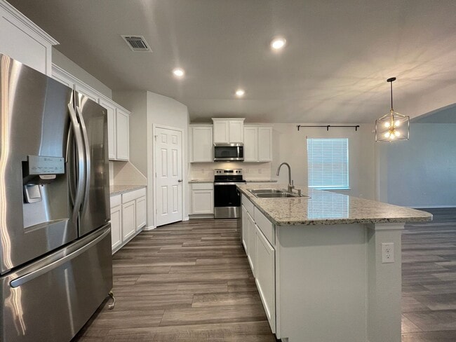 Building Photo - 301 Saddleback Trl