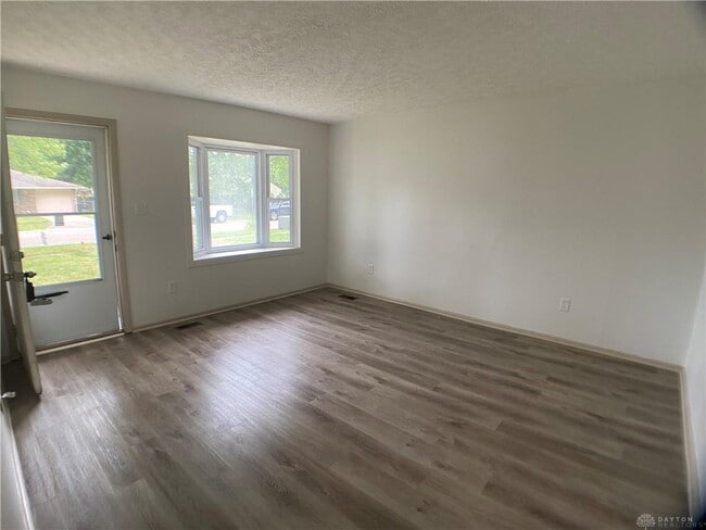 Family Room - 341 Halifax Dr