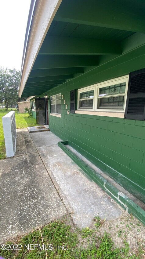 Foto principal - 9276 Greenleaf Rd
