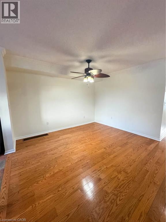 Photo du bâtiment - 710 Spring Gardens Rd