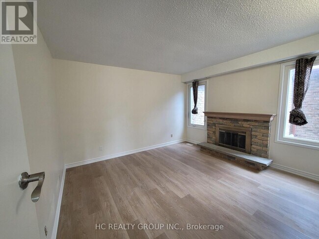 Building Photo - 48 Seagrave Crescent