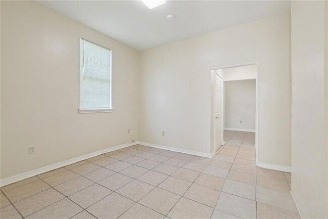 Building Photo - 2215 N Galvez St