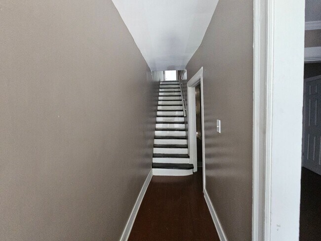 Foto del edificio - Newly updates 2 bedroom 1 bath for rent in...