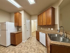 Building Photo - 14802 Fir Knoll Way