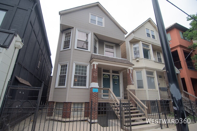 Photo - 2550 N Southport Ave Apartment