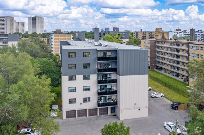 Photo du bâtiment - 70 Parkwoods Village Dr