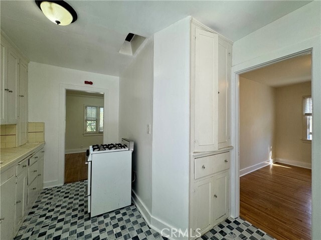 Building Photo - 1714 Gillette Crescent