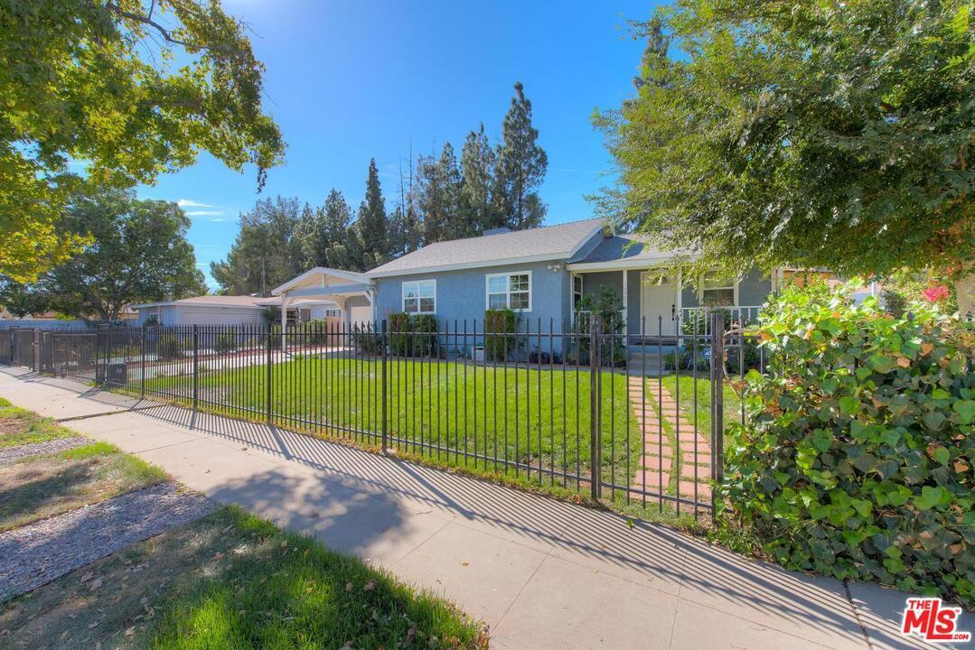 Primary Photo - 10859 Orion Ave