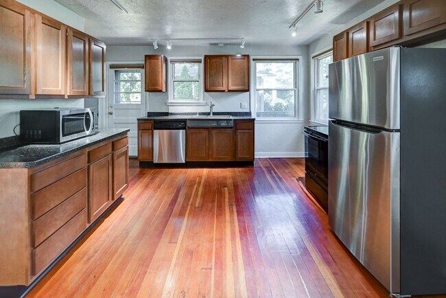 Foto del edificio - 1404 Wyldhaven Ave