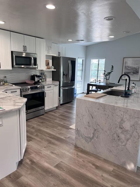 Foto del edificio - 2630 Pirineos Way