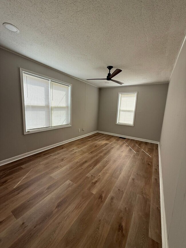 Foto del edificio - 2 bedroom 1 bath single family home